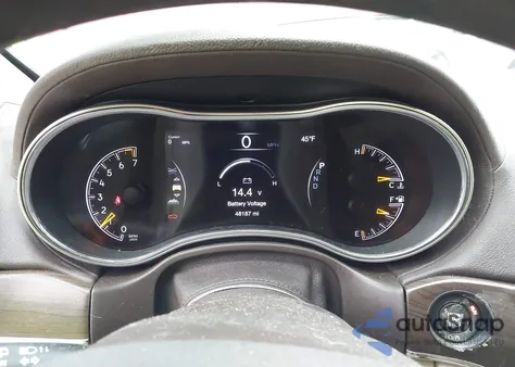 2016 Jeep Grand Cherokee Overland z USA, uszkodzony, nr VIN 1C4RJFCG1GC493602